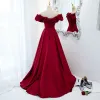 Elegant A-Line / Princess Red Engagement Prom Dresses 2021 Off-The-Shoulder Crossed Straps Floor-Length / Long Ruffle Satin Formal Dresses