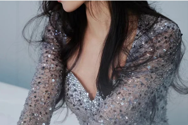 Sexy Gris Glitter Paillettes Fendue devant Robe De Soirée 2024 Trompette / Sirène Encolure Carrée Manches Longues Dos Nu Longue Soirée Robe De Ceremonie