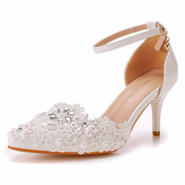 Chic / Belle Blanche En Dentelle Fleur Perle Faux Diamant Chaussure De Mariée 2023 9 cm Talons Aiguilles À Bout Pointu Mariage Talons Hauts