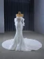 Glitzernden High End Weiß Handgefertigt Perlenstickerei Pailletten Brautkleider / Hochzeitskleider 2024 Meerjungfrau Off Shoulder 3/4 Ärmel Rückenfreies Hof-Schleppe Hochzeit