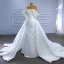 Haut de Gamme Blanche Fait main Perlage Perle Satin Robe De Mariée 2023 Trompette / Sirène De l'épaule Manches Courtes Dos Nu Royal Train Mariage