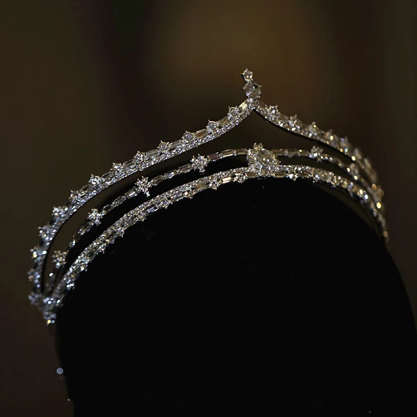 Eenvoudige Zilveren Rhinestone Legering Zirkonium Tiara Bruids Haaraccessoires 2022 Huwelijk Tiara