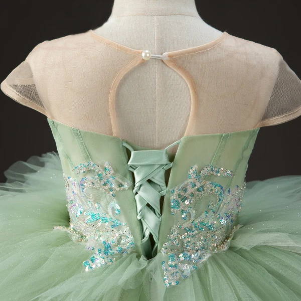 Charmant Vert Cendré Paillettes Volants en Cascade Anniversaire Robe Ceremonie Fille 2023 Robe Boule Encolure Dégagée Manches Courtes Dos Nu Longue