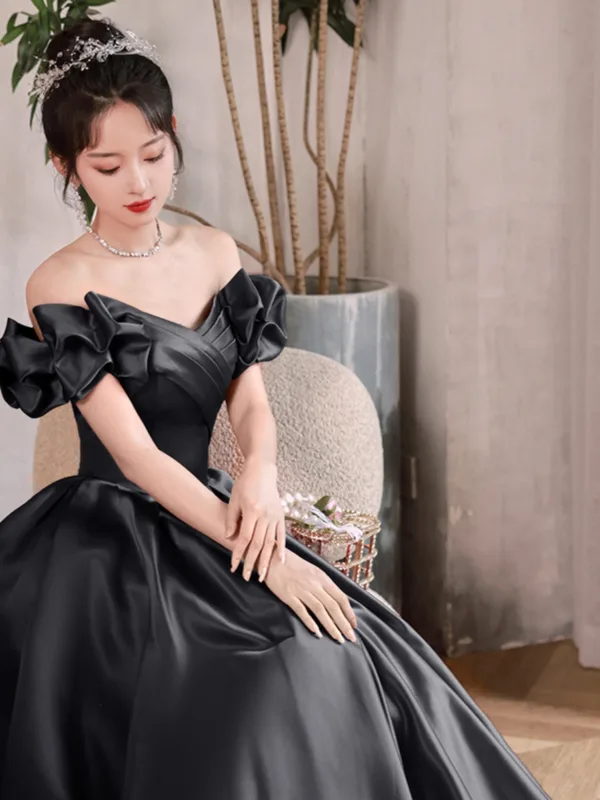 Audrey Hepburn Style Black Satin Prom Dresses 2025 A-Line / Princess Off-The-Shoulder Short Sleeve Backless Floor-Length / Long Prom Formal Dresses
