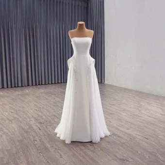 Sexy White Pearl Satin Floor Length Long Wedding Dresses 2025 A Line Princess Strapless Sleeveless Backless Wedding