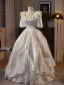 Vintage Ivory / Creme Perle Satin Brautkleider / Hochzeitskleider 2024 Ballkleid Eckiger Ausschnitt Geschwollenes Kurze Ärmel Rückenfreies Lange Hochzeit