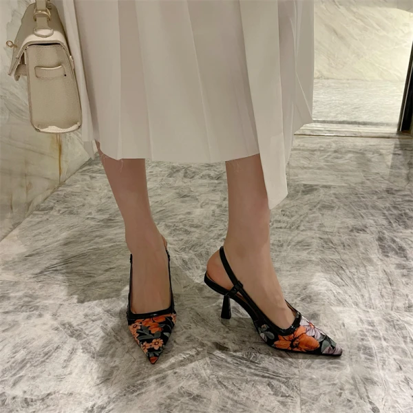 Fashion White Street Wear Printing Womens Shoes 2022 8 cm Stiletto Heels Pointed Toe Womens Shoes High Heels