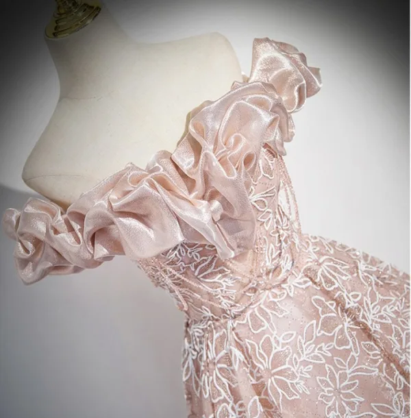 Chic / Beautiful Blushing Pink Flower Sequins Prom Dresses 2025 A-Line / Princess Ruffle Off-The-Shoulder Short Sleeve Backless Floor-Length / Long Prom Formal Dresses