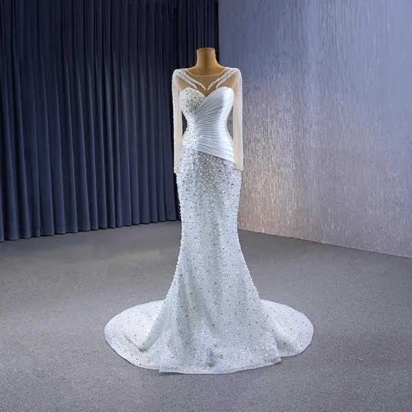 Haut de Gamme Blanche Fait main Perlage Perle Paillettes Robe De Mariée 2023 Trompette / Sirène Encolure Dégagée Manches Longues Tribunal Train Mariage