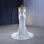 Haut de Gamme Blanche Fait main Perlage Perle Paillettes Robe De Mariée 2023 Trompette / Sirène Encolure Dégagée Manches Longues Tribunal Train Mariage