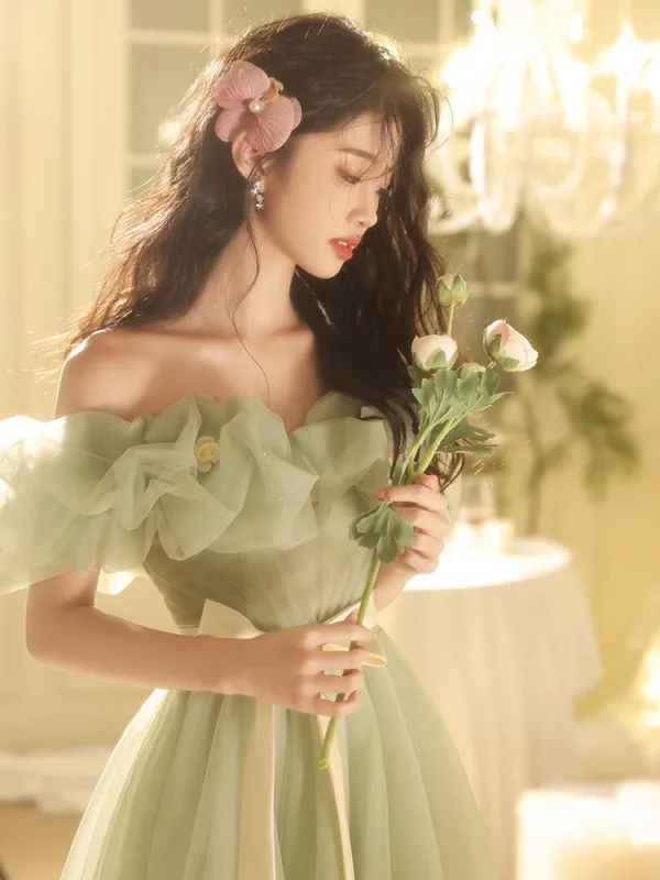 Chic / Beautiful Sage Green Bow Sash Prom Dresses 2024 A-Line / Princess Ruffle Off-The-Shoulder Short Sleeve Backless Floor-Length / Long Prom Formal Dresses