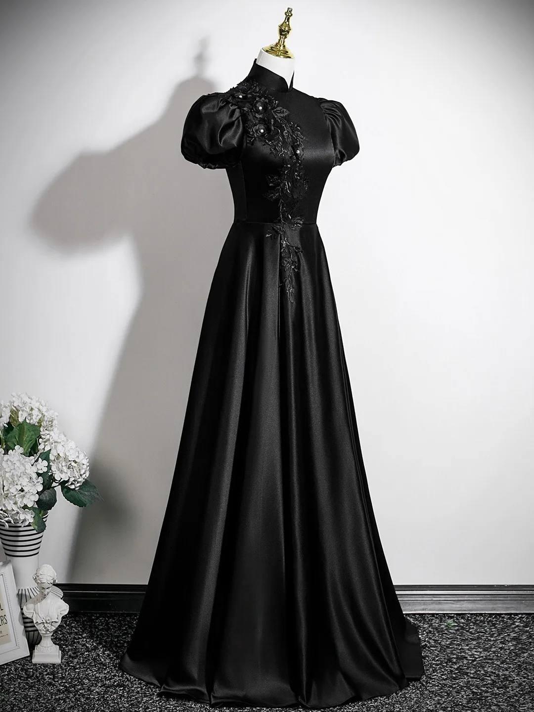 Vintage Retro Black Satin Appliques Prom Dresses 2025 A-Line Princess High Neck Puffy