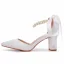 Schöne Weiß Perle Knöchelriemen Schleife Brautschuhe 2024 7 cm Thick Heels Spitzschuh Hochzeit Pumps Hochhackige