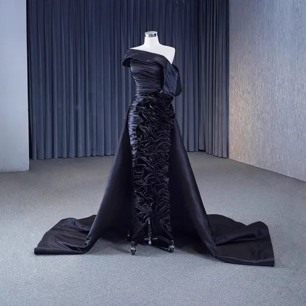 Charmant Noire Volants Trompette / Sirène Robe De Soirée 2023 Une épaule Manches Courtes Dos Nu Tribunal Train Soirée Robe De Ceremonie