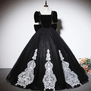 Élégant Noire En Dentelle Fleur Robe De Bal 2023 Robe Boule Encolure Carrée Manches Courtes Dos Nu Noeud Longue Promo Robe De Ceremonie