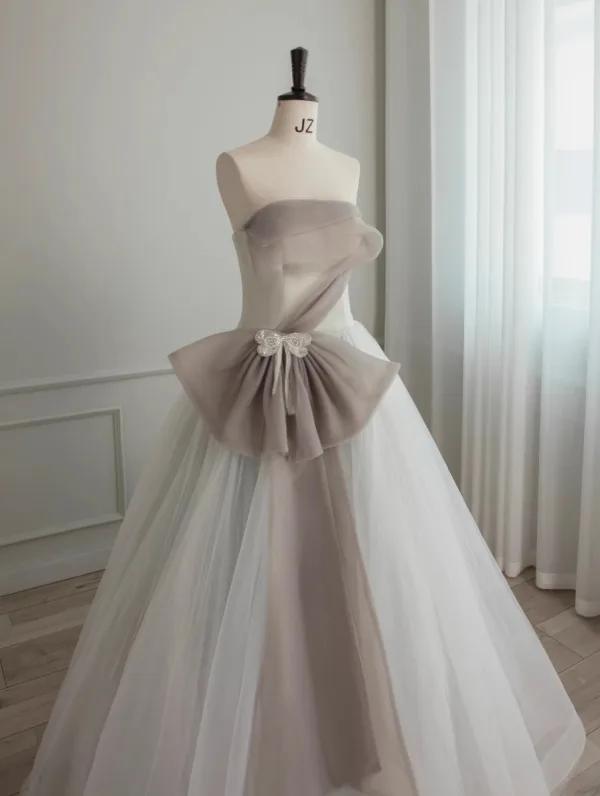 Chic / Beautiful Grey Pearl Sequins Bow Prom Dresses 2023 Ball Gown Strapless Sleeveless Backless Floor-Length / Long Prom Formal Dresses