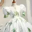 Vintage / Originale Ivoire Satin Anniversaire Paillettes Impression Robe Ceremonie Fille 2022 Robe Boule Encolure Dégagée Gonflée Manches Courtes Dos Nu Longue Robe Ceremonie Fille