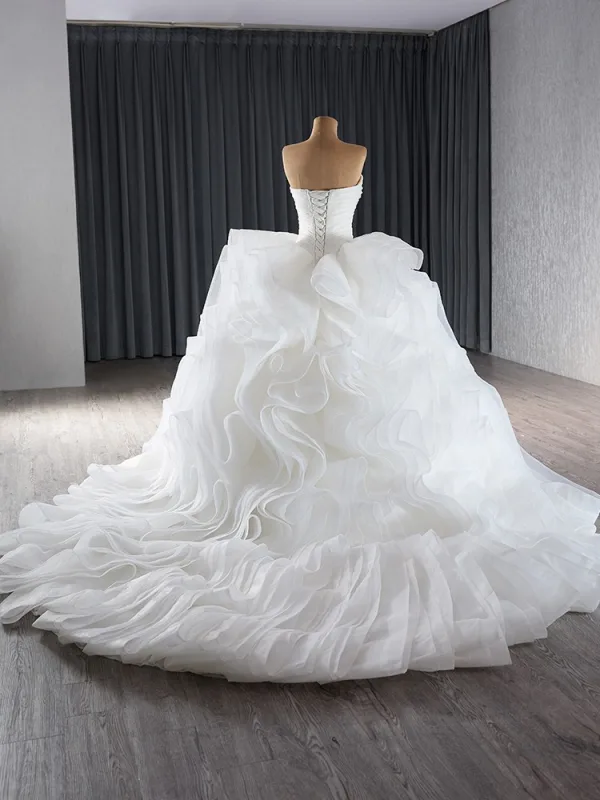 Luxury / Gorgeous White Cascading Ruffles Ball Gown Wedding Dresses 2024 Strapless Sleeveless Backless Court Train Wedding