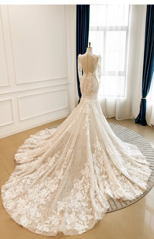 Luxury / Gorgeous Champagne Handmade Sequins Lace Flower Chapel Train Wedding Dresses 2026 Trumpet / Mermaid V-Neck Long Sleeve