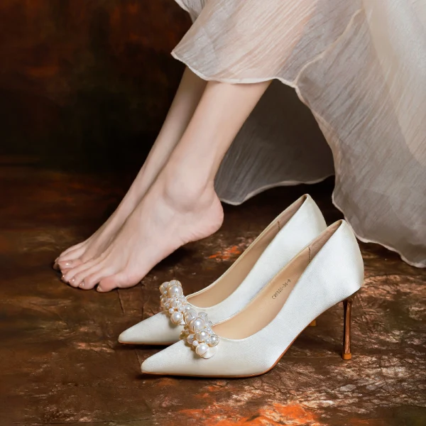 Elegant Beige Satin Pearl Wedding Shoes 2023 8 cm Stiletto Heels Pointed Toe Wedding Pumps High Heels
