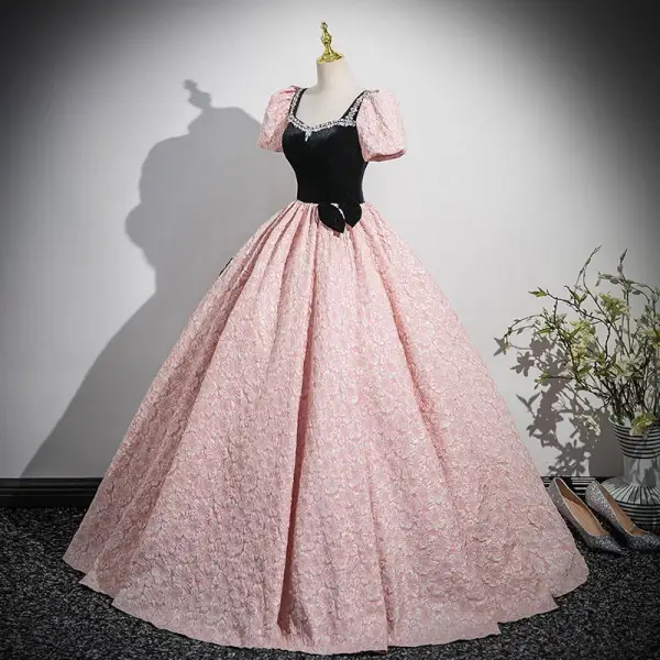 Eleganckie Rumieniąc Różowy Rhinestone Kokarda Sukienki Na Bal 2025 Suknia Balowa Kwadratowy Dekolt Kótkie Rękawy Bez Pleców Długie Bal Sukienki Wizytowe