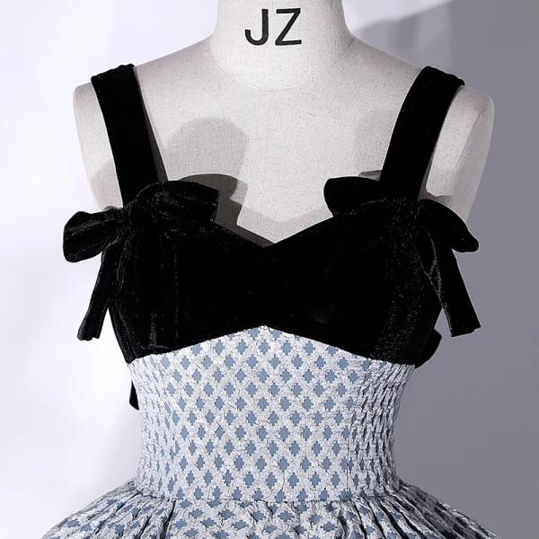 Élégant Noire Robe De Bal 2022 Robe Boule Encolure Carrée Bleu Tachetée Sans Manches Dos Nu Noeud Longue Robe De Ceremonie