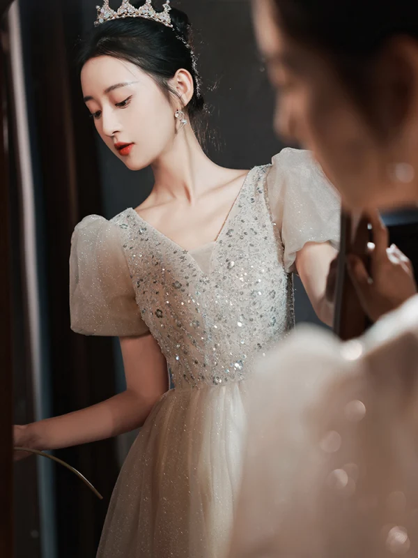 Modern / Fashion Champagne Glitter Graduation Dresses 2022 A-Line / Princess V-Neck Puffy Short Sleeve Backless Sequins Tea-length Formal Dresses