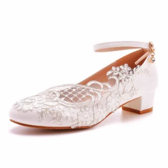 Chic Beautiful White Ankle Strap Lace Flower Low Heel Wedding Shoes 2023 3 Cm Thick Heels Round Toe Wedding Pumps