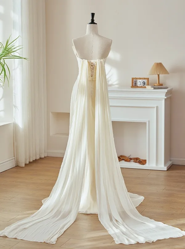 Light Ivory Split Front Trumpet / Mermaid Wedding Dresses 2026 Strapless Sleeveless Backless Sweep Train