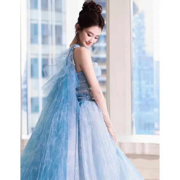 Charmant Himmelblau Pailletten Mit Umhang Ballkleider 2025 Ballkleid Bandeau Ärmellos Rückenfreies Hof-Schleppe Festliche Kleider