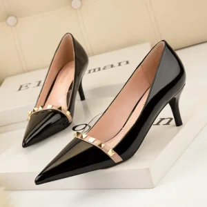 Sexy Noire Cuir Verni Soirée Escarpins 2022 Rivet 6 Cm Talons Aiguilles À Bout Pointu Escarpins Talons Hauts