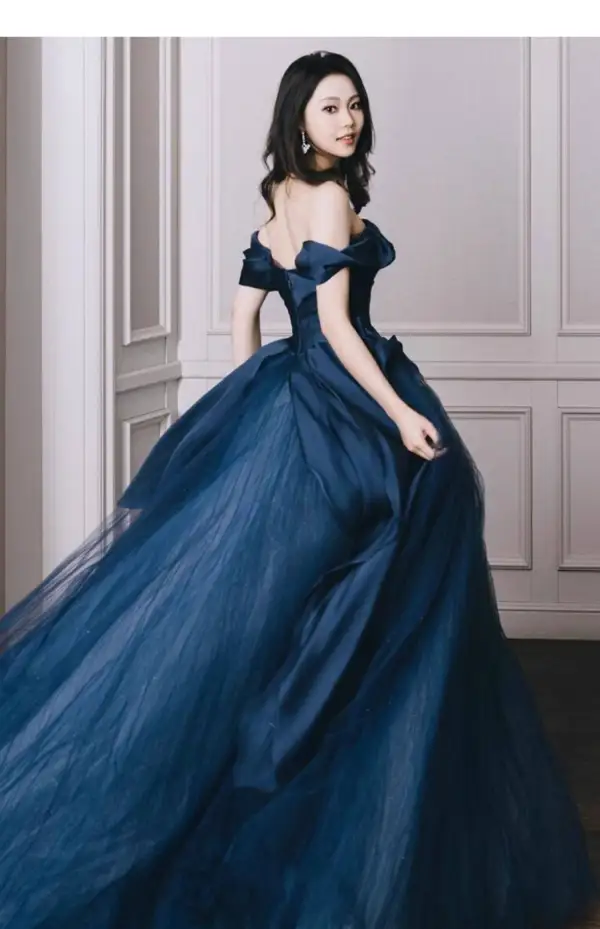 Elegant Ocean Blue Ball Gown Prom Dresses 2026 Off-The-Shoulder Sleeveless Backless Sweep Train Formal Dresses
