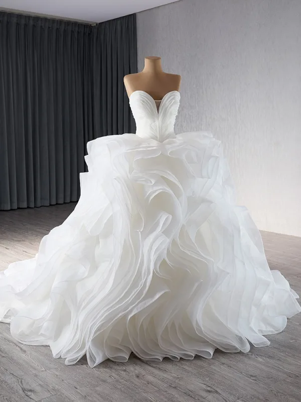 Luxury / Gorgeous White Cascading Ruffles Ball Gown Wedding Dresses 2024 Strapless Sleeveless Backless Court Train Wedding