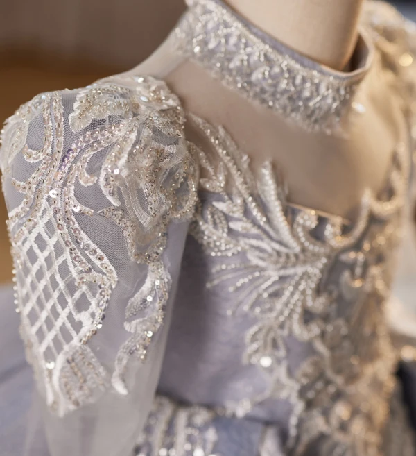 Médiévale Gris Perlage Perle Paillettes En Dentelle Fleur Volants en Cascade Anniversaire Robe Ceremonie Fille 2024 Robe Boule Col Haut Manches Longues Dos Nu Longue