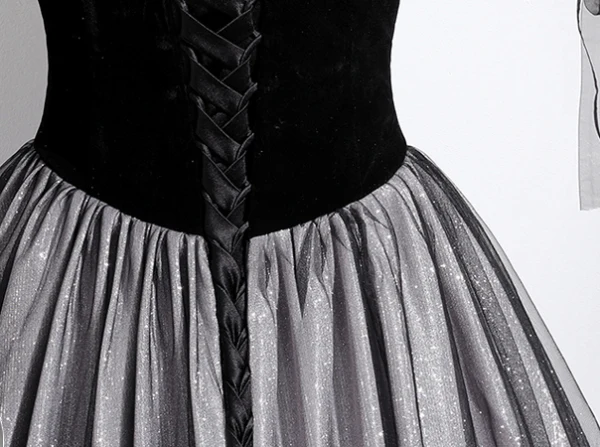 Elegant Black Appliques Glitter Prom Dresses 2024 Ball Gown Square Neckline Short Sleeve Backless Floor-Length / Long Prom Formal Dresses
