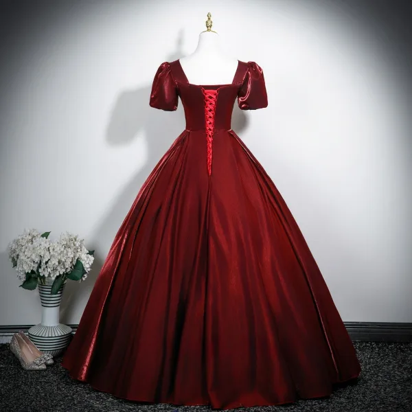 Vintage / Retro Burgundy Beading Velvet Prom Dresses 2025 Ball Gown Square Neckline Short Sleeve Backless Floor-Length / Long Formal Dresses