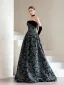 Vintage / Retro Black Floral Prom Dresses 2025 A-Line / Princess Strapless Sleeveless Backless Sweep Train Formal Dresses