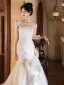 Charmant Weiß Applikationen Brautkleider / Hochzeitskleider 2025 Meerjungfrau Bandeau Ärmellos Rückenfreies Sweep / Pinsel Zug Hochzeit