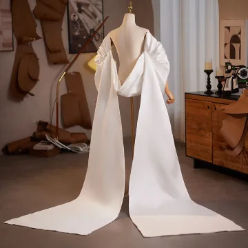 Unusual White Satin Prom Shawl 2024 Sleeveless