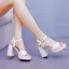 Minimalistisch Weiß Knöchelriemen Brautschuhe 2025 9 cm Thick Heels Peeptoes Hochzeit Sandaletten Hochhackige