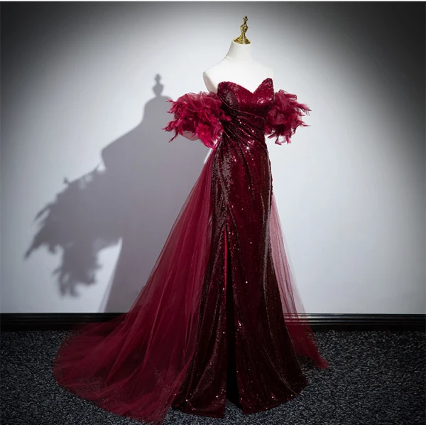 Scintillantes Bordeaux Paillettes Fendue devant Robe De Bal 2024 Trompette / Sirène De l'épaule Gonflée Manches Courtes Dos Nu Train De Balayage Soirée Robe De Ceremonie
