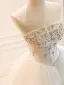 High End Schlicht Weiß Perlenstickerei Strass Pailletten Satin Brautkleider / Hochzeitskleider 2026 Ballkleid Bandeau Ärmellos Rückenfreies Lange