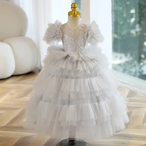 Chic Belle Gris Perlage Paillettes Volants En Cascade Robe Ceremonie Fille 2023 Robe Boule Encolure Dégagée Gonflée Manches Courtes Dos Nu Longue Robe Ceremonie Fille