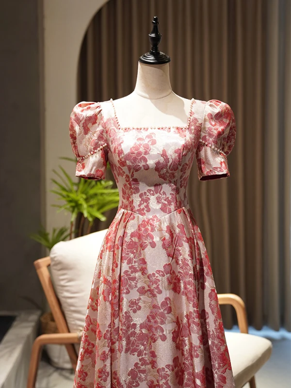 Elegant Burgundy Floral Prom Dresses 2022 A-Line / Princess Satin Square Neckline Pearl Puffy Short Sleeve Backless Floor-Length / Long Prom Formal Dresses