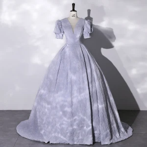 Élégant Bleu Ciel Robe De Bal 2022 Robe Boule V Cou Gonflée Manches Courtes Dos Nu Train De Balayage Robe De Ceremonie
