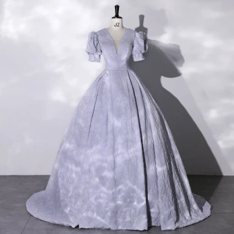 Élégant Bleu Ciel Robe De Bal 2022 Robe Boule V Cou Gonflée Manches Courtes Dos Nu Train De Balayage Robe De Ceremonie