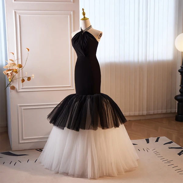 Unusual Black Evening Dresses 2023 Ball Gown Halter Sleeveless Backless Floor-Length