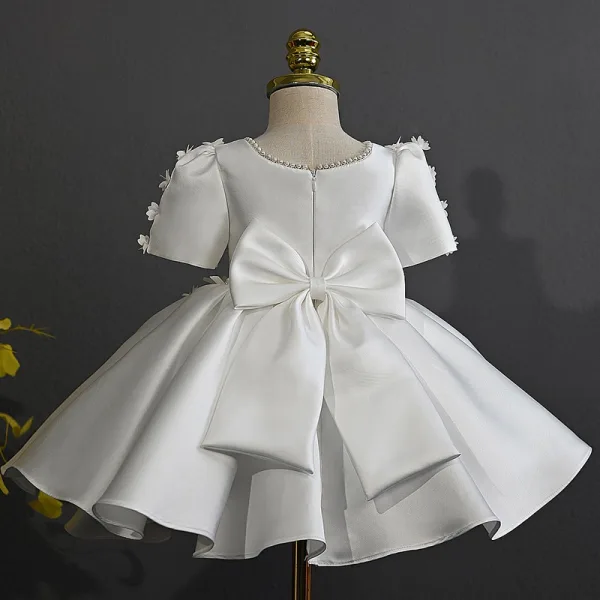 Chic / Beautiful White Appliques Bow Pearl Birthday Short Flower Girl Dresses 2025 Ball Gown Scoop Neck Short Sleeve