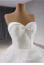 High-end Hvit Gripende Ruffles Blonder Blomst Brudekjoler 2024 Ballkjole Kjæreste Sløyfe Uten Ermer Ryggløse Royal Train Bryllup