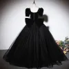 Elegant Black Lace Flower Prom Dresses 2023 Ball Gown Square Neckline Short Sleeve Backless Bow Floor-Length / Long Prom Formal Dresses